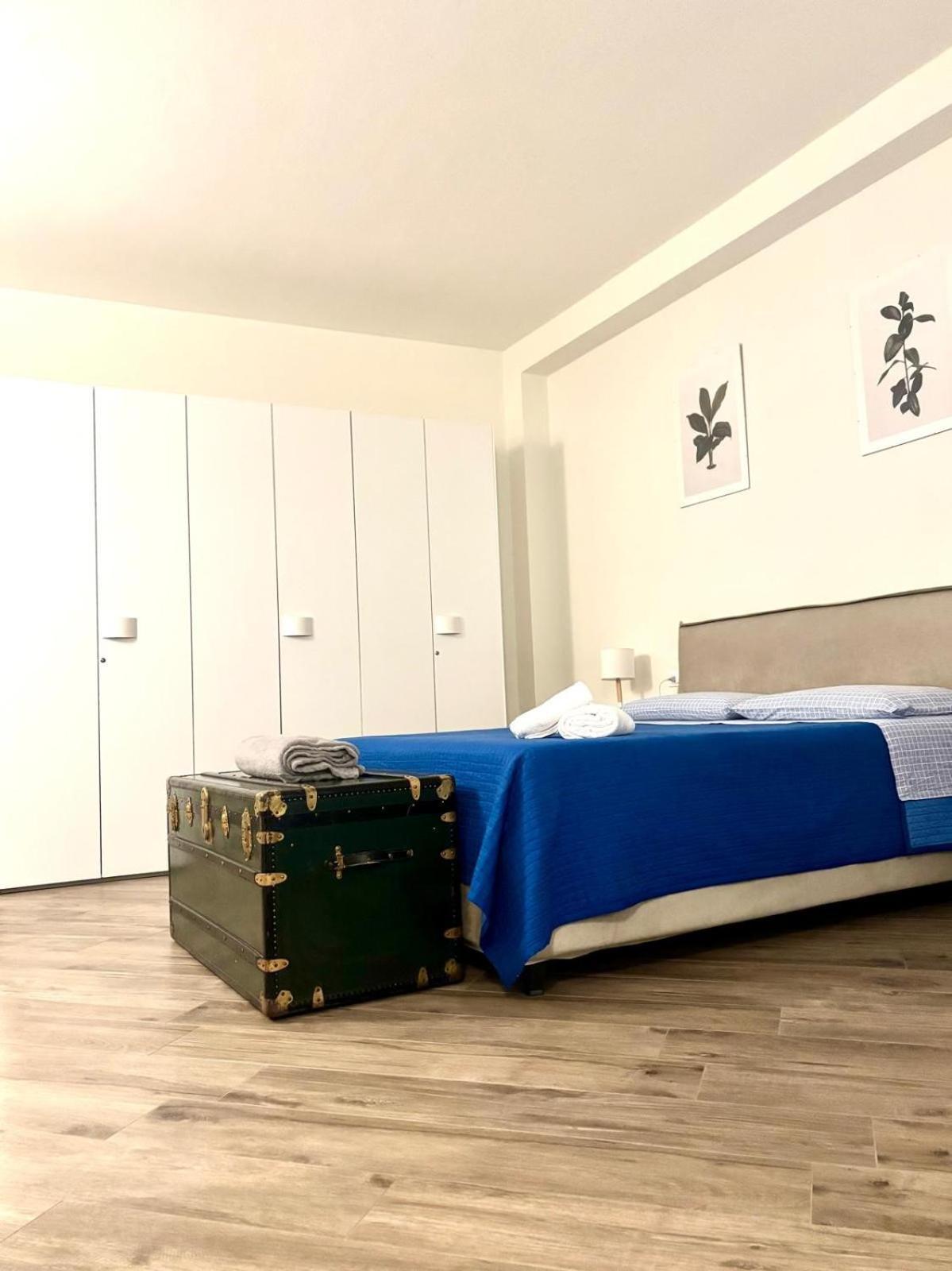 Lu.Lu Suite And Rooms Piacenza Bagian luar foto