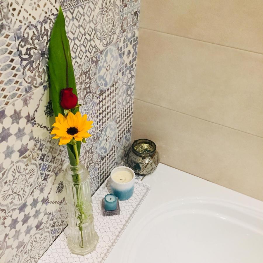 Lu.Lu Suite And Rooms Piacenza Bagian luar foto